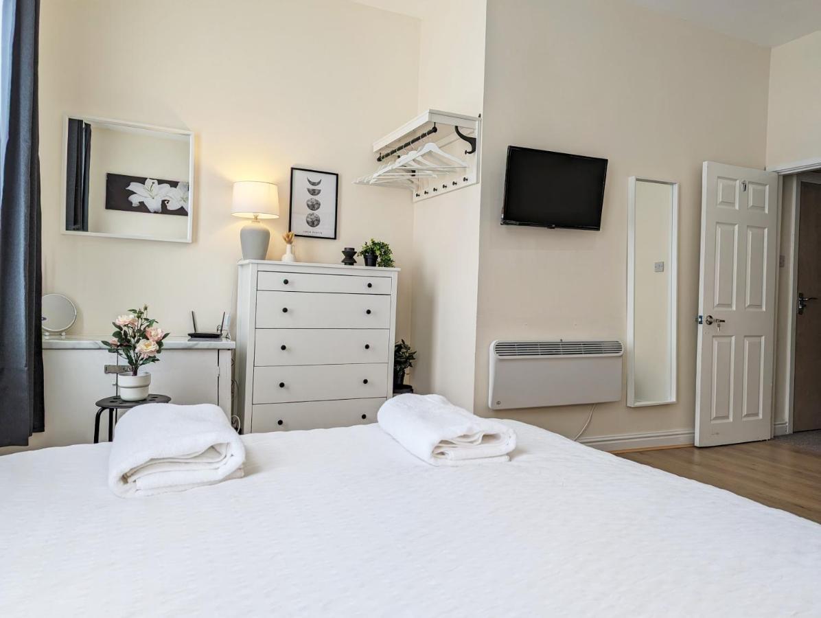 Guest Rooms In Anfiled Near Stadium, Free Parking Liverpool Exterior foto