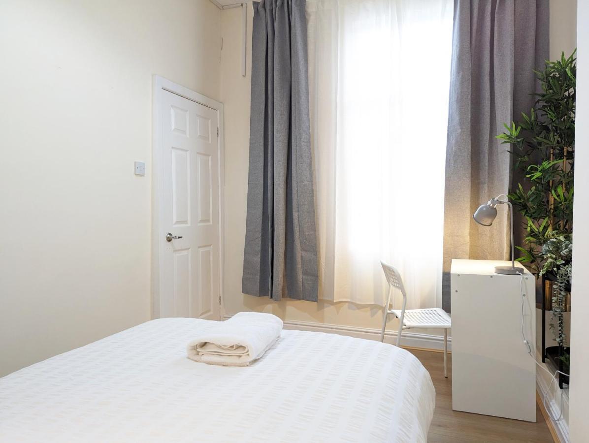 Guest Rooms In Anfiled Near Stadium, Free Parking Liverpool Exterior foto